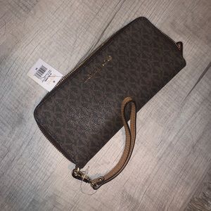new with tags michael kors wallet